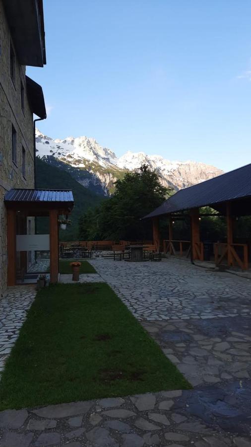 ולבונה Hotel Margjeka מראה חיצוני תמונה