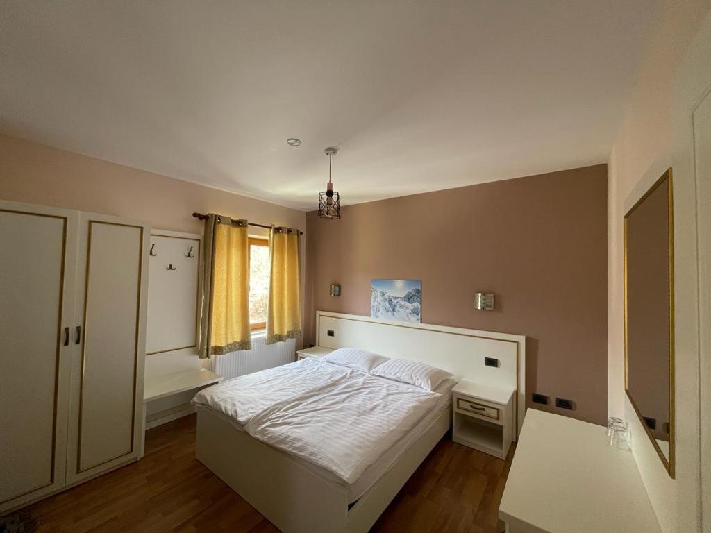 ולבונה Hotel Margjeka מראה חיצוני תמונה