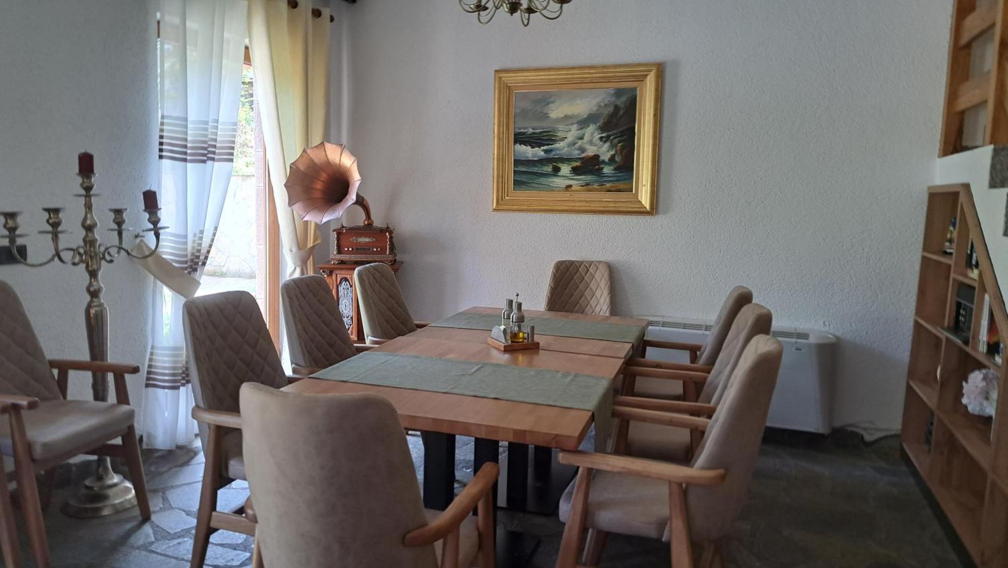 ולבונה Hotel Margjeka מראה חיצוני תמונה